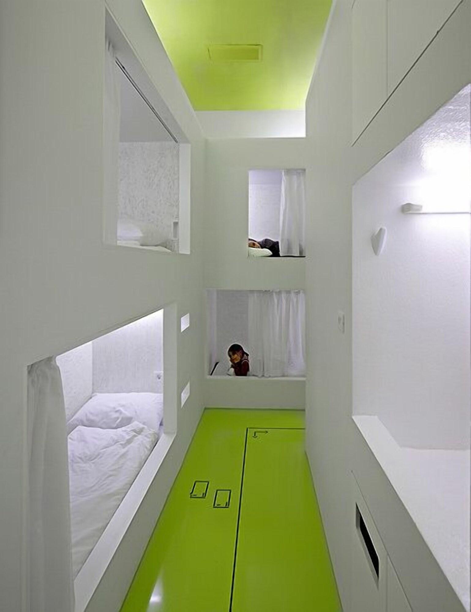 Design Hostel One สปลิท ภายนอก รูปภาพ
