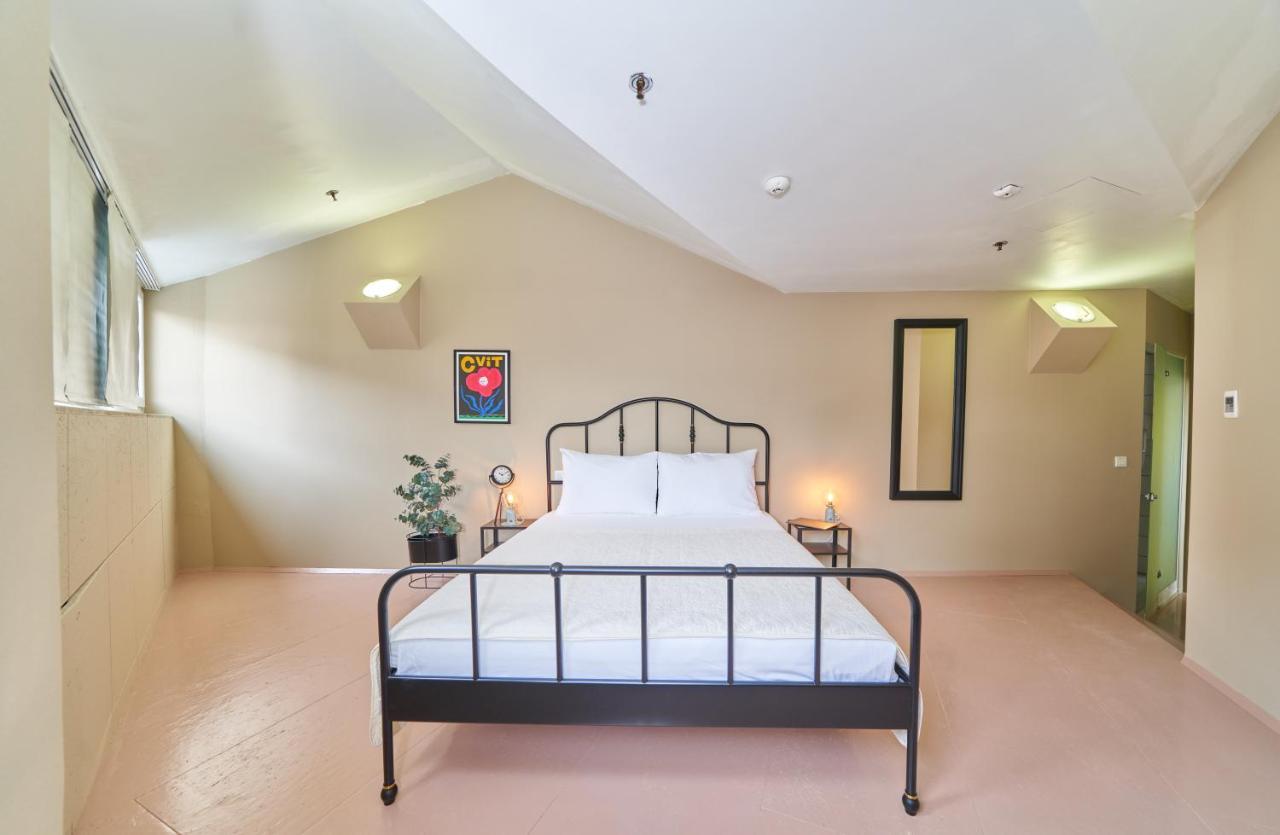 Design Hostel One สปลิท ภายนอก รูปภาพ