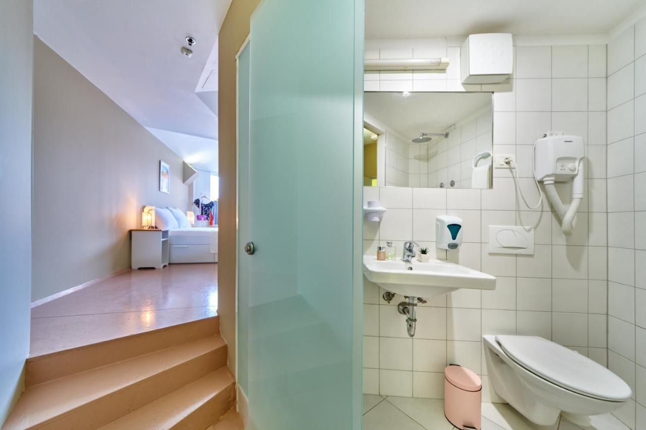 Design Hostel One สปลิท ภายนอก รูปภาพ