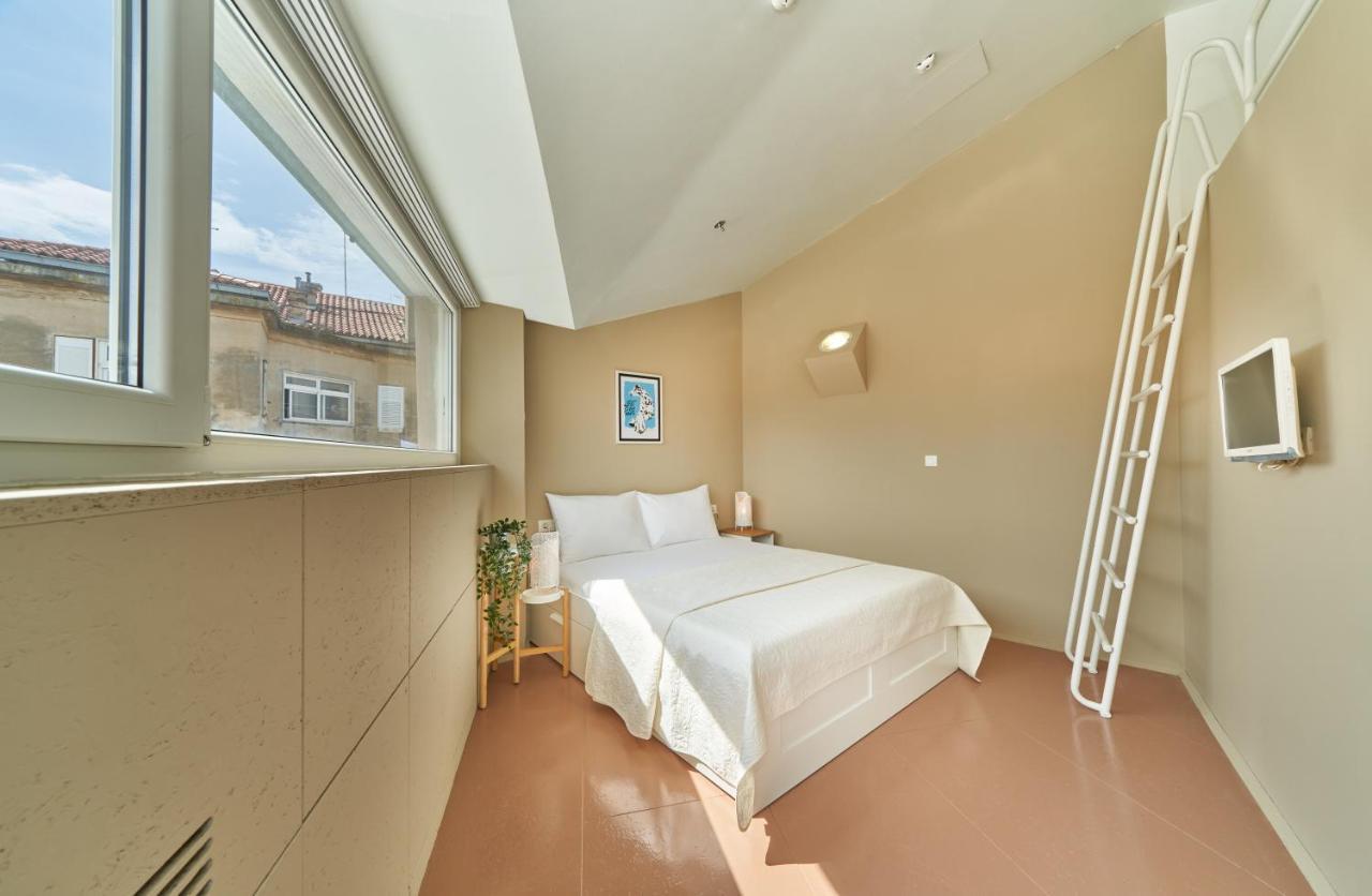 Design Hostel One สปลิท ภายนอก รูปภาพ