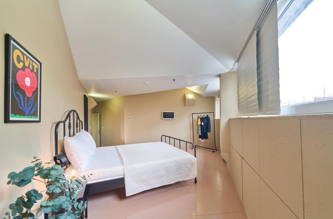 Design Hostel One สปลิท ภายนอก รูปภาพ